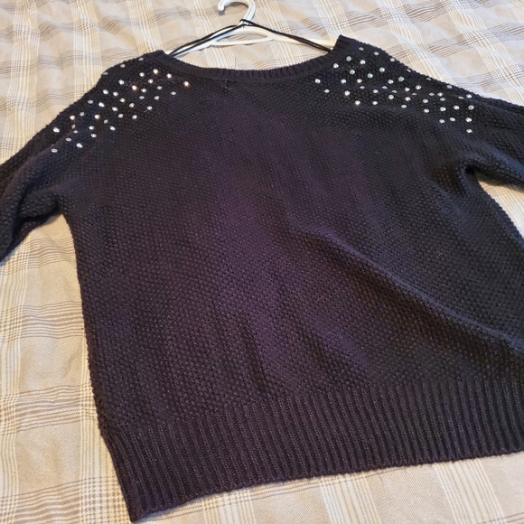 Woman's black sweater - Picture 3 of 4